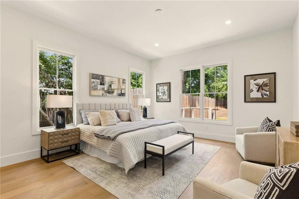 Image 31 of property listing at 3035 Parkridge Drive NE, Brookhaven, GA 30319