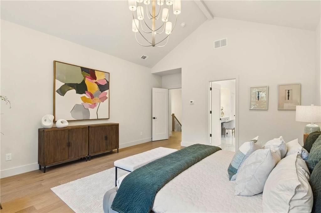 Image 37 of property listing at 3035 Parkridge Drive NE, Brookhaven, GA 30319