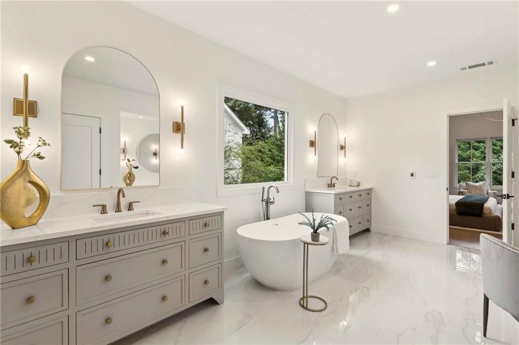 Image 40 of property listing at 3035 Parkridge Drive NE, Brookhaven, GA 30319