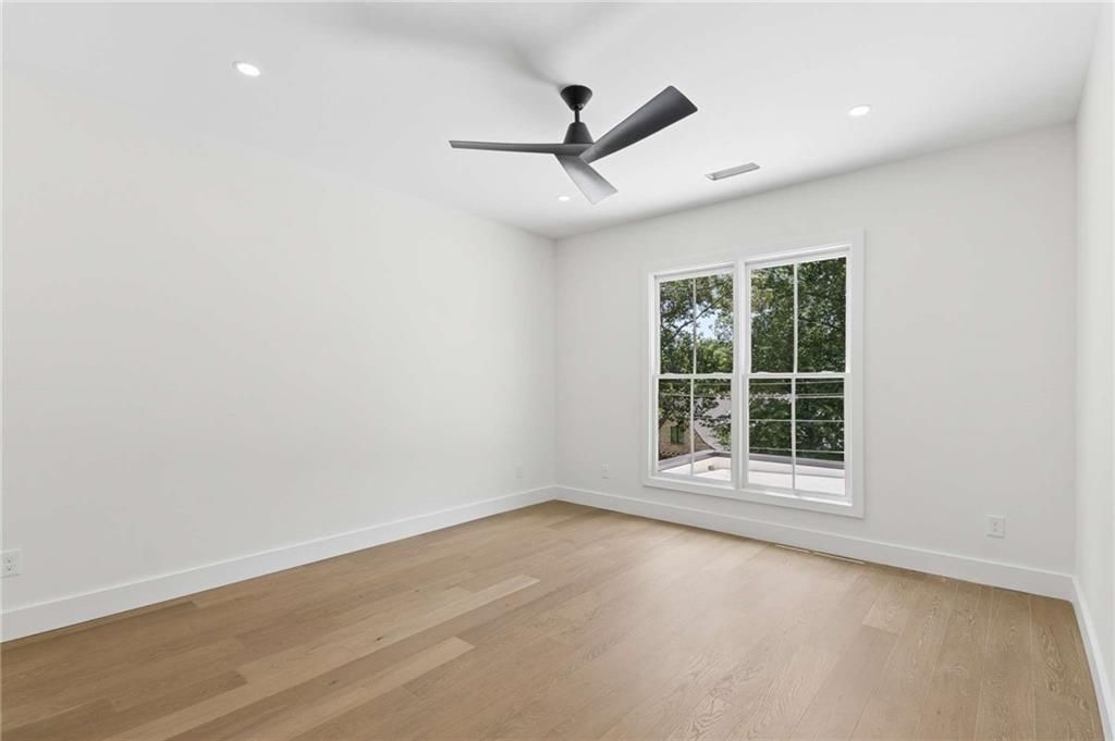 Image 43 of property listing at 3035 Parkridge Drive NE, Brookhaven, GA 30319