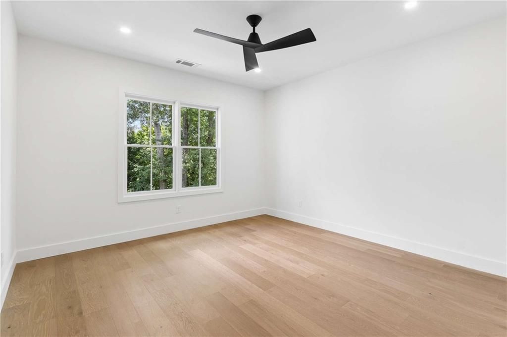 Image 45 of property listing at 3035 Parkridge Drive NE, Brookhaven, GA 30319