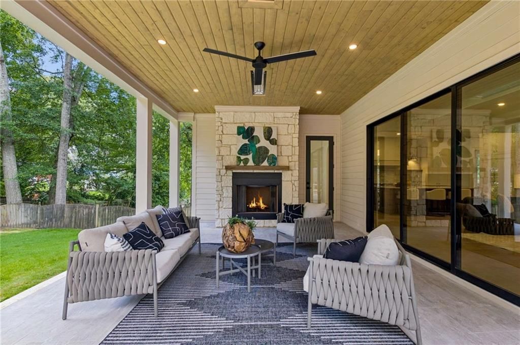 Image 64 of property listing at 3035 Parkridge Drive NE, Brookhaven, GA 30319