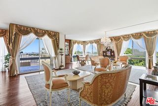 318 N Maple Drive 506, Beverly Hills, CA 90210
