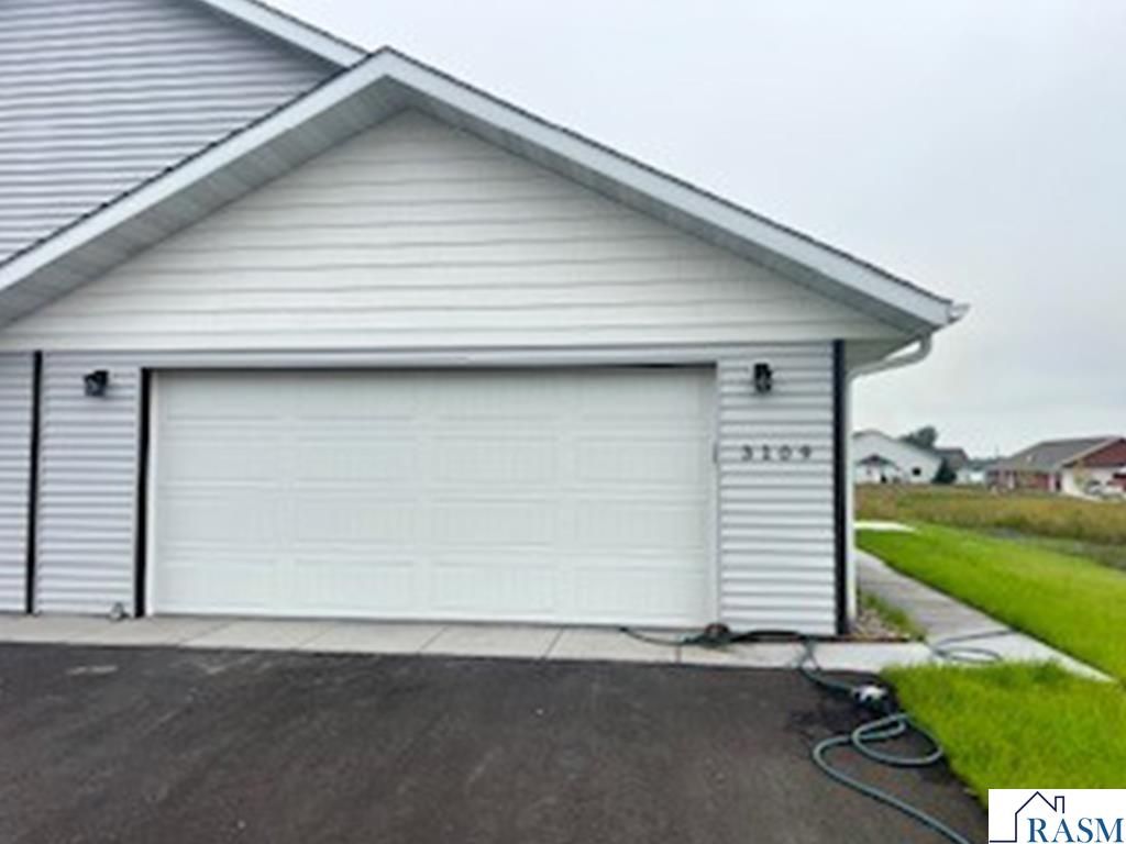 3109 Scotch Lane, Mankato, MN 56001