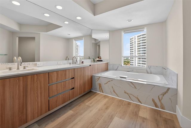 21050 Point Pl 2301, Aventura, FL 33180