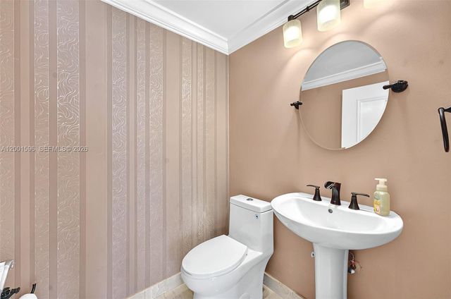 21050 Point Pl 2301, Aventura, FL 33180