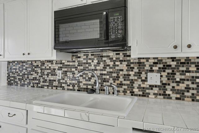 2506 E 51st Street, Tulsa, OK 74105