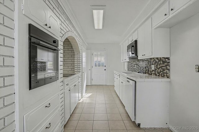 2506 E 51st Street, Tulsa, OK 74105