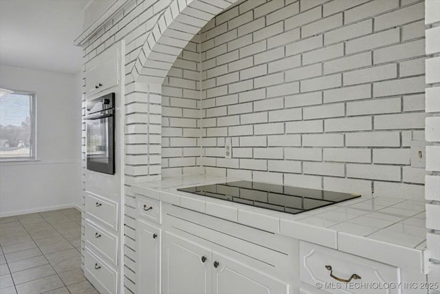 2506 E 51st Street, Tulsa, OK 74105