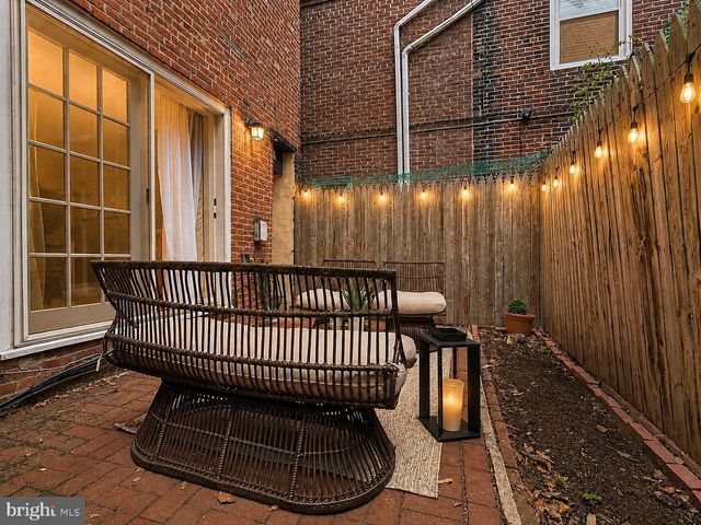 817 S LEITHGOW ST, Philadelphia, PA 19147