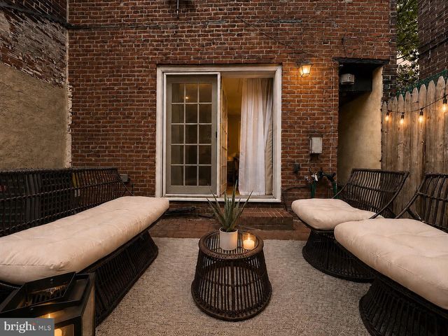 817 S LEITHGOW ST, Philadelphia, PA 19147