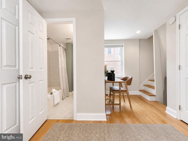 817 S LEITHGOW ST, Philadelphia, PA 19147