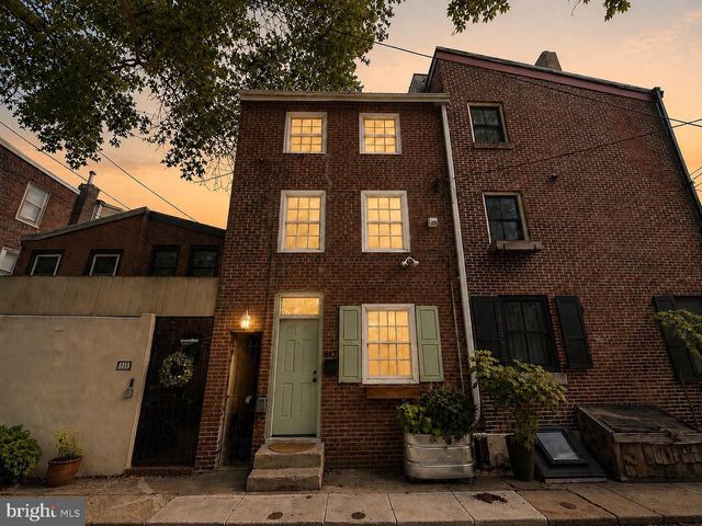 817 S LEITHGOW ST, Philadelphia, PA 19147