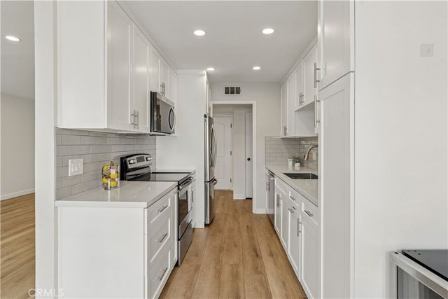 4637 Willis Avenue 306, Sherman Oaks, CA 91403