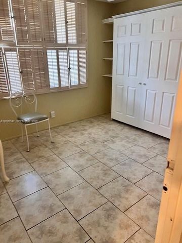 2998 NW 48th Ter 233, Lauderdale Lakes, FL 33313