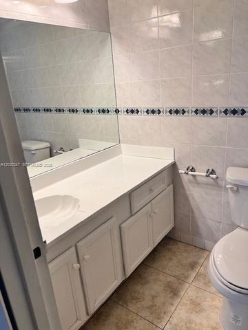 2998 NW 48th Ter 233, Lauderdale Lakes, FL 33313