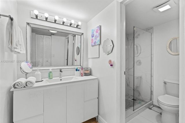 20400 Country Club Dr 203, Aventura, FL 33180