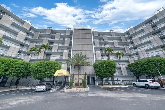 20400 Country Club Dr 203, Aventura, FL 33180