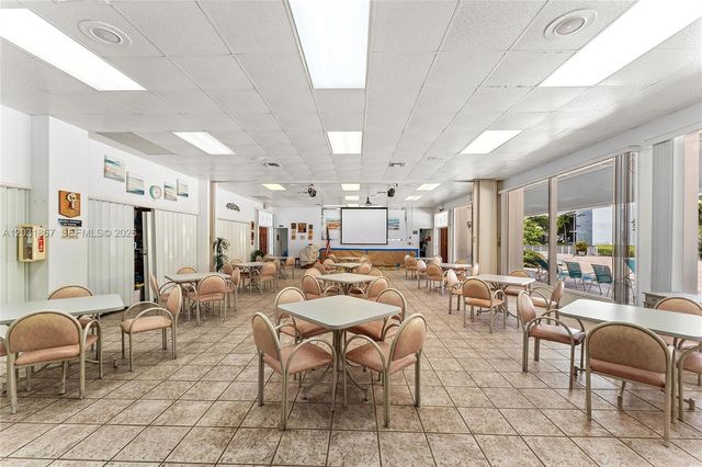 20400 Country Club Dr 203, Aventura, FL 33180