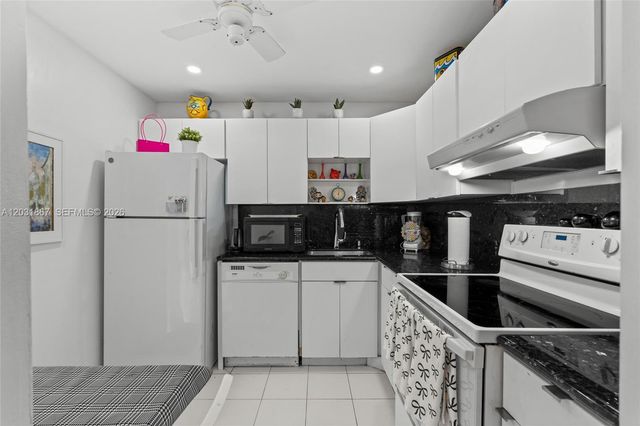 20400 Country Club Dr 203, Aventura, FL 33180