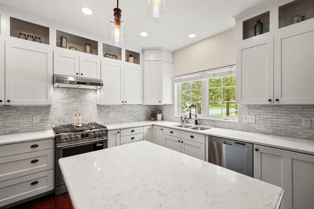 1202 Tamarack Way, Verona, WI 53593