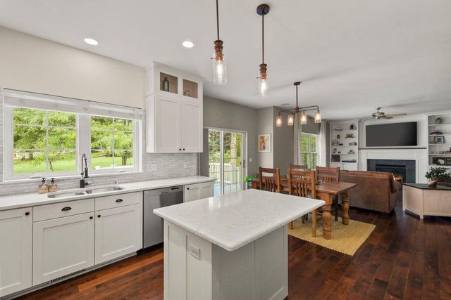 1202 Tamarack Way, Verona, WI 53593