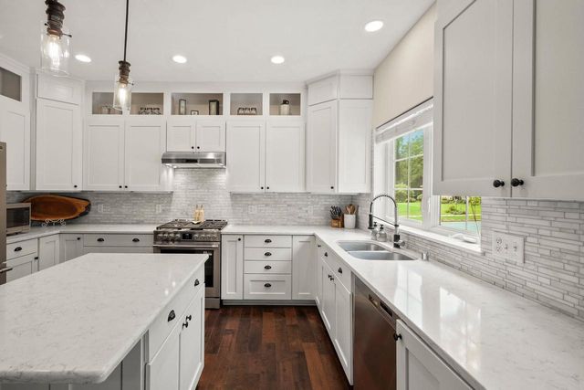 1202 Tamarack Way, Verona, WI 53593