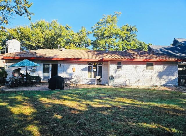 8216 Golden Oaks Road, Oklahoma City, OK 73127