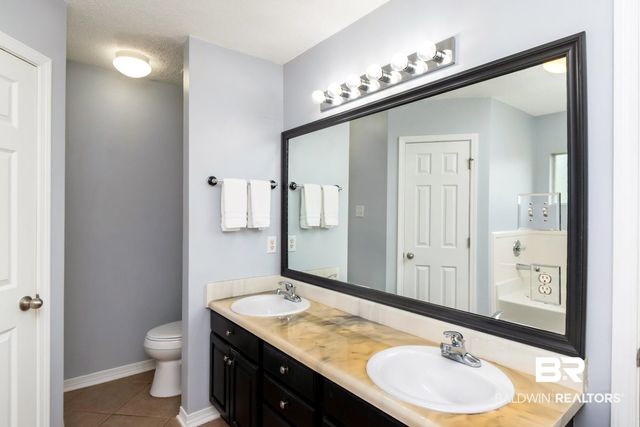 2136 Spring Grove Court, Mobile, AL 36695