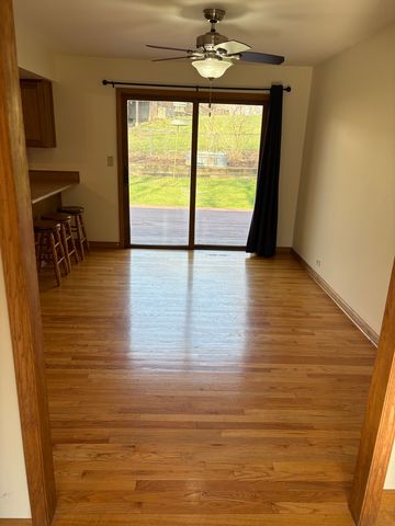 1209 Appaloosa Trail, Mchenry, IL 60051