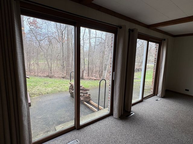 1209 Appaloosa Trail, Mchenry, IL 60051