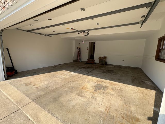 1209 Appaloosa Trail, Mchenry, IL 60051