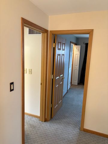 1209 Appaloosa Trail, Mchenry, IL 60051