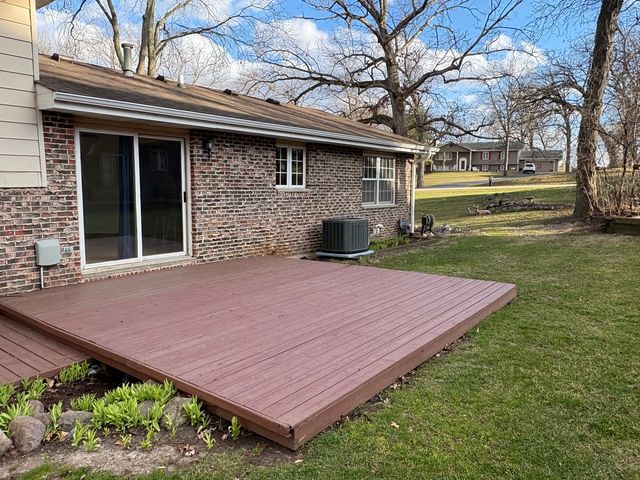 1209 Appaloosa Trail, Mchenry, IL 60051