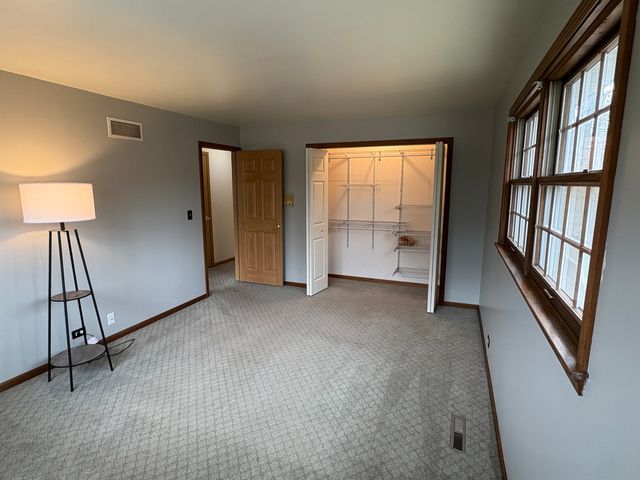 1209 Appaloosa Trail, Mchenry, IL 60051