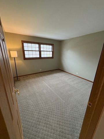 1209 Appaloosa Trail, Mchenry, IL 60051