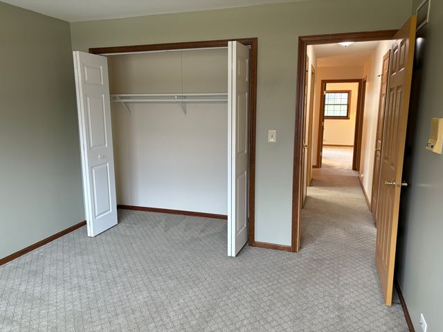 1209 Appaloosa Trail, Mchenry, IL 60051