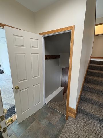 1209 Appaloosa Trail, Mchenry, IL 60051