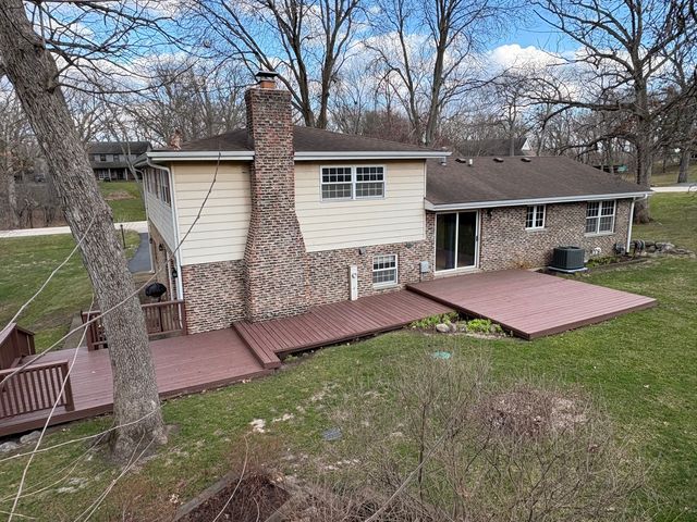 1209 Appaloosa Trail, Mchenry, IL 60051