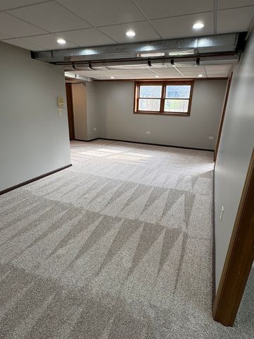 1209 Appaloosa Trail, Mchenry, IL 60051