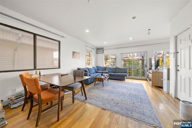 37 47th Street, Weehawken, NJ 07086
