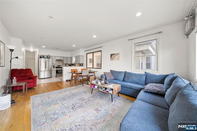 37 47th Street, Weehawken, NJ 07086