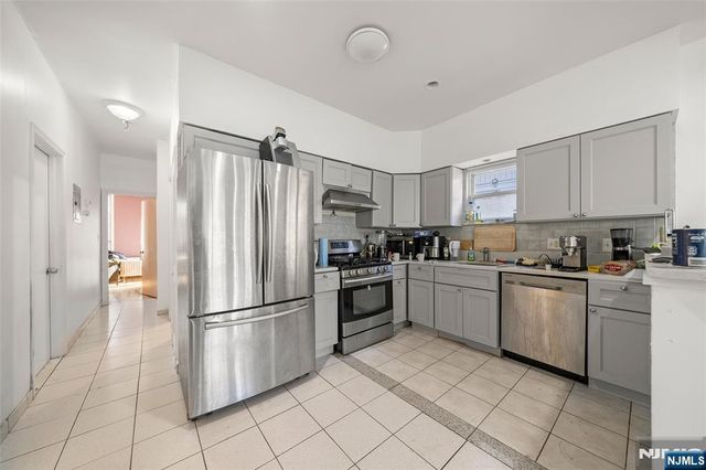 37 47th Street, Weehawken, NJ 07086