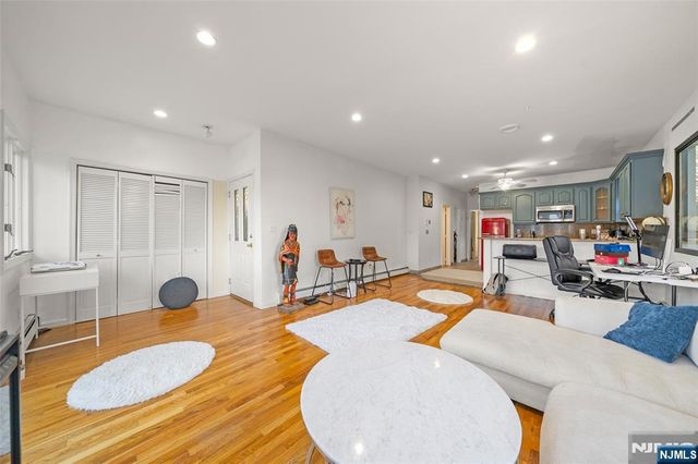 37 47th Street, Weehawken, NJ 07086