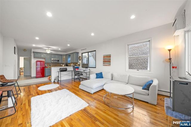 37 47th Street, Weehawken, NJ 07086
