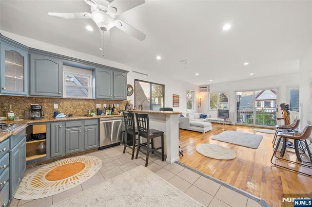 37 47th Street, Weehawken, NJ 07086
