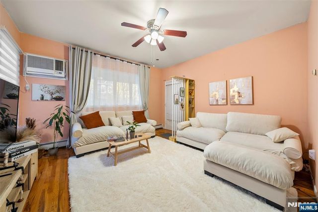 37 47th Street, Weehawken, NJ 07086