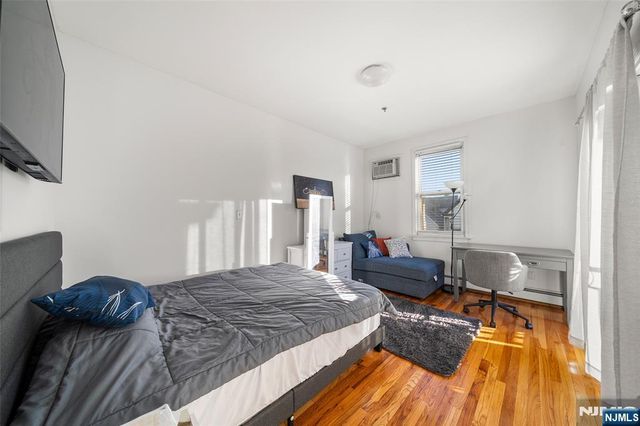 37 47th Street, Weehawken, NJ 07086