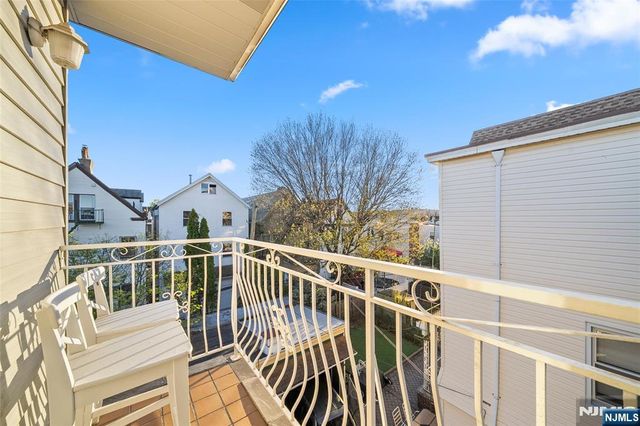 37 47th Street, Weehawken, NJ 07086