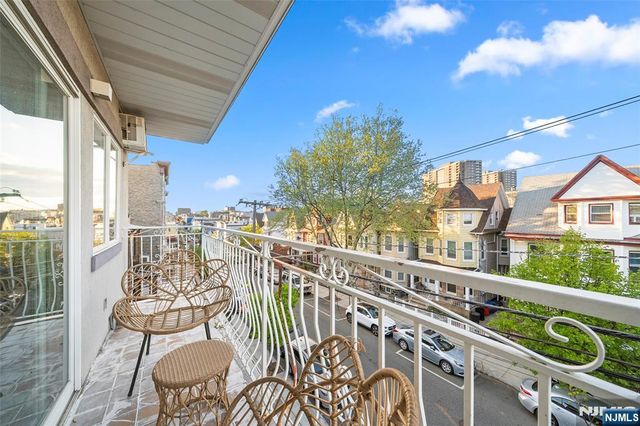 37 47th Street, Weehawken, NJ 07086